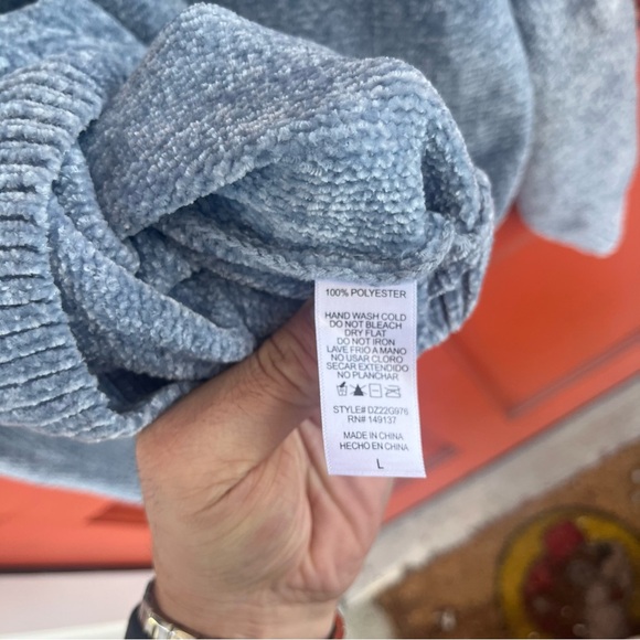 Double Zero Sweater - Picture 4 of 4